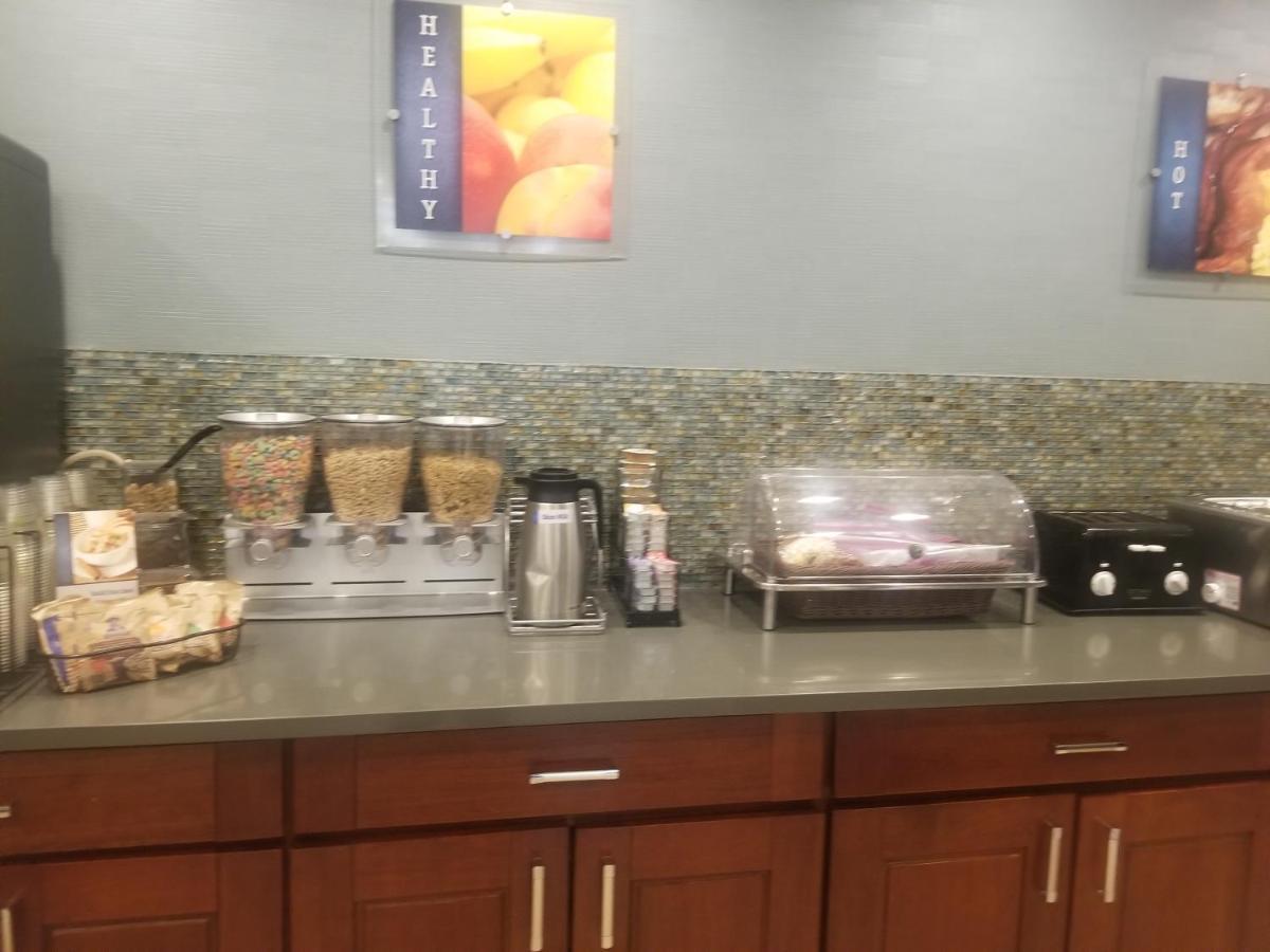 Best Western Long Beach Inn Экстерьер фото